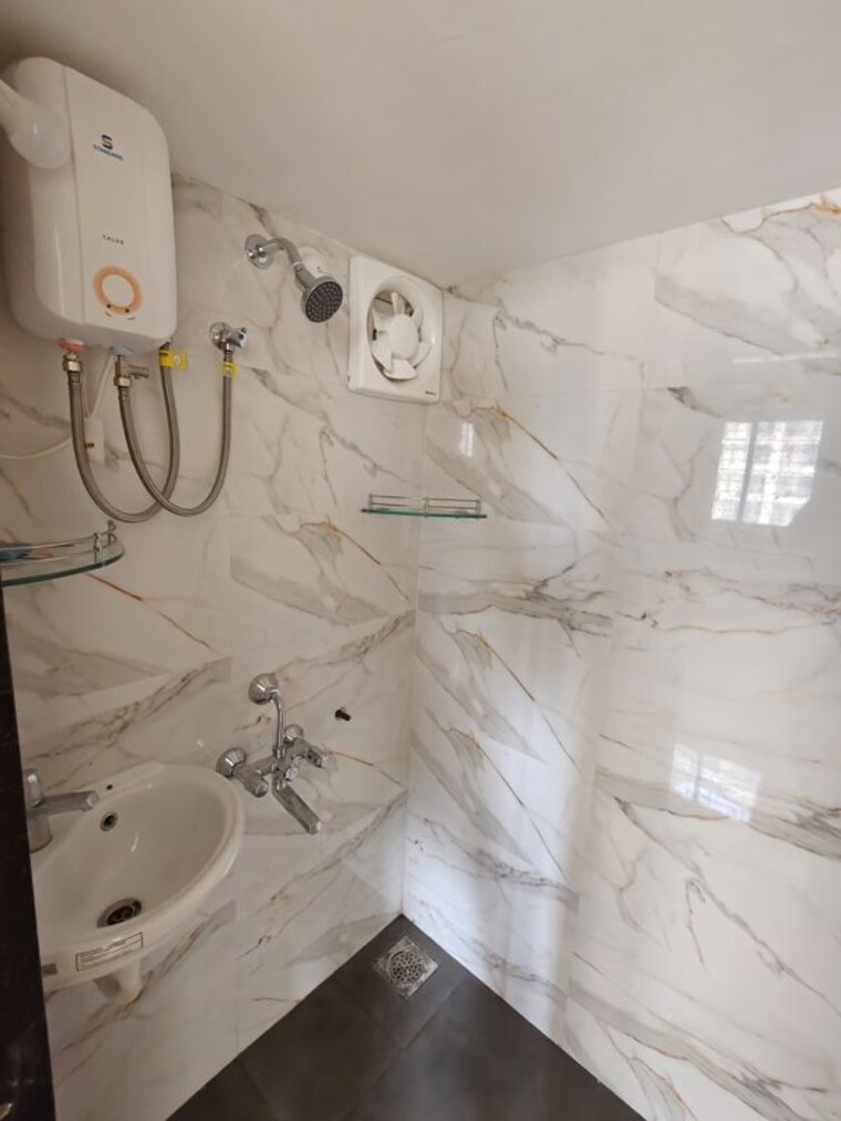 Bathroom, aanand-jai-bhavani-chs-ltd-sra-project 1 Bedroom 309 Sq.Ft. Apartment In Pokhran Road No Two Thane 10586928