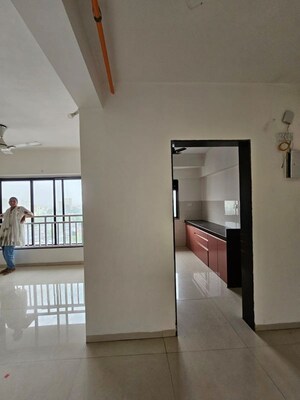Room in 2 BHK Apartment at Sheth Auris Serenity Tower 3, Malad West – for Rent