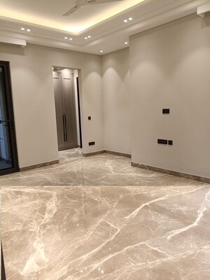 Room in 4 BHK Builder Floor at Maharani Bagh – for Sale