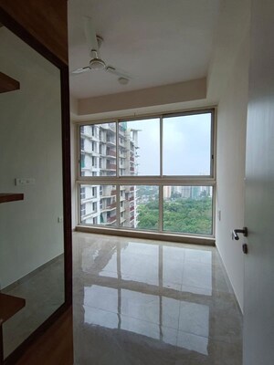 Room in 2 BHK Apartment at Tata Serein, Pokhran Road No Two – for Rent
