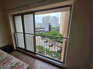 Room in 2.5 BHK Apartment at Lodha Splendora, Ghodbunder Road – for Rent