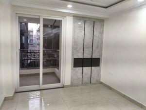 Room in 3 BHK Apartment at Sushma Valencia, International Airport Road – for Rent