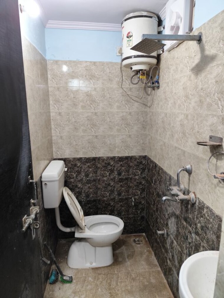 Bathroom, nijampur malhaur 2 Bedroom 980 Sq.Ft. Builder Floor In Nijampur Malhaur Lucknow 10586940