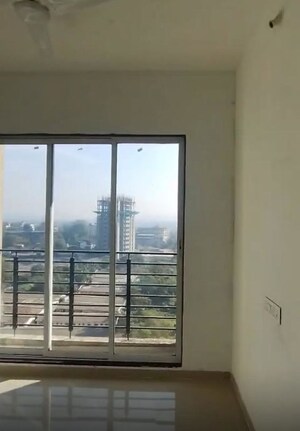 Room in 4 BHK Apartment at Versatile Valley, Dombivli East – for Sale