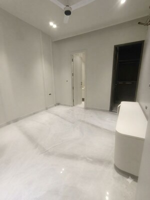 Room in 3 BHK Builder Floor at Vikas Puri – for Sale