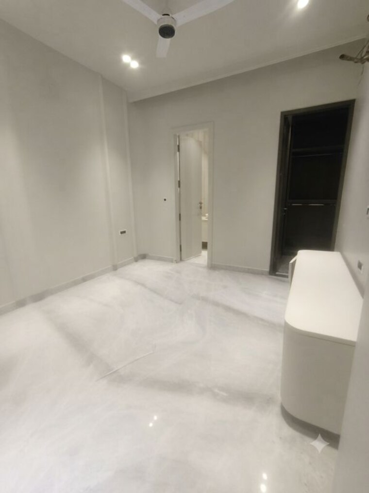 Room, vikas puri 3 Bedroom 200 Sq.Yd. Builder Floor In Vikas Puri Delhi 10586930