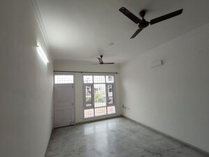 Room in 3 BHK Independent House at Sector 43 – for Rent