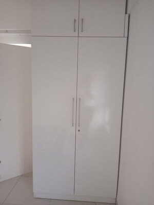 Furnished Amenities in 2 BHK Apartment at Icon Homz Iconest 3, Bommasandra – for Rent