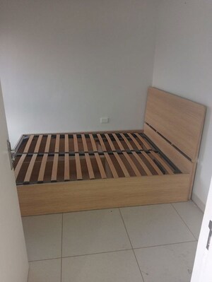 Furnished Amenities in 2 BHK Apartment at Icon Homz Iconest 3, Bommasandra – for Rent