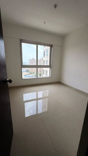 Room in 2 BHK Apartment at Hubtown Rising City, Ghatkopar East – for Rent