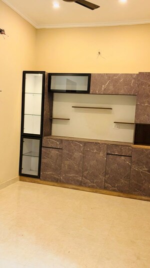 Room in 3 BHK Villa at Kingson Green Villa Phase 2, Panchsheel Green – for Sale