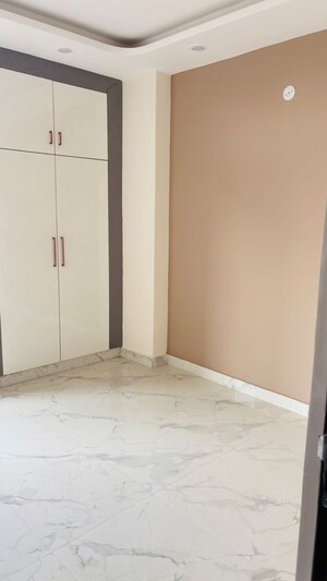 Room in 3 BHK Villa at Kingson Green Villa Phase 2, Panchsheel Green – for Sale