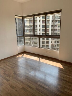 Room in 2 BHK Apartment at The Wadhwa The Address, Ghatkopar West – for Rent