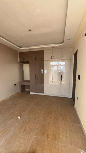 Room in 3 BHK Villa at Kingson Green Villa Phase 2, Panchsheel Green – for Sale