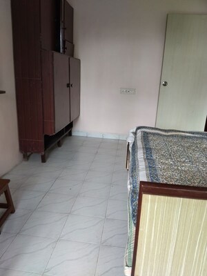 Bedroom in 2 BHK Apartment at Silver Dunes, Prabhadevi – for Rent