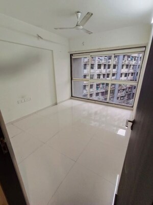 Room in 2 BHK Apartment at Godrej Central, Chembur – for Rent
