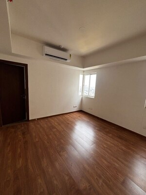 Room in 3.5 BHK Apartment at Godrej Air Sector 85, Sector 85 – for Rent