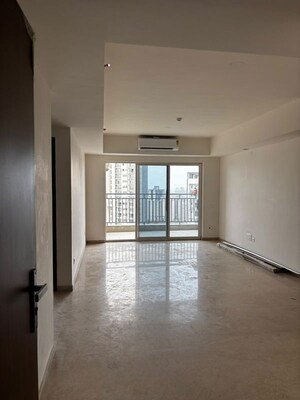 Room in 3.5 BHK Apartment at Godrej Air Sector 85, Sector 85 – for Rent