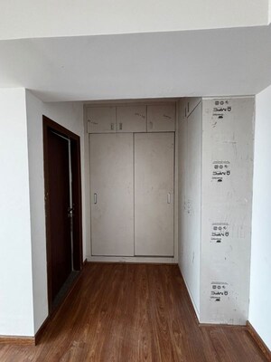 Room in 3.5 BHK Apartment at Godrej Air Sector 85, Sector 85 – for Rent