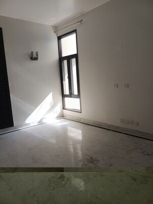 Room in 6+ BHK Independent House at New Friends Colony – for Sale