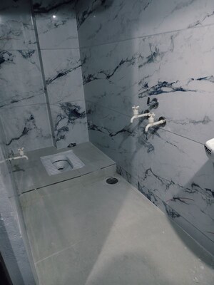 Bathroom in 1 RK Builder Floor at Vijay Nagar – for Rent