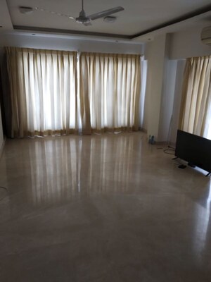 Room in 2 BHK Apartment at Mangal Darshan Apartment, Bandra West – for Rent