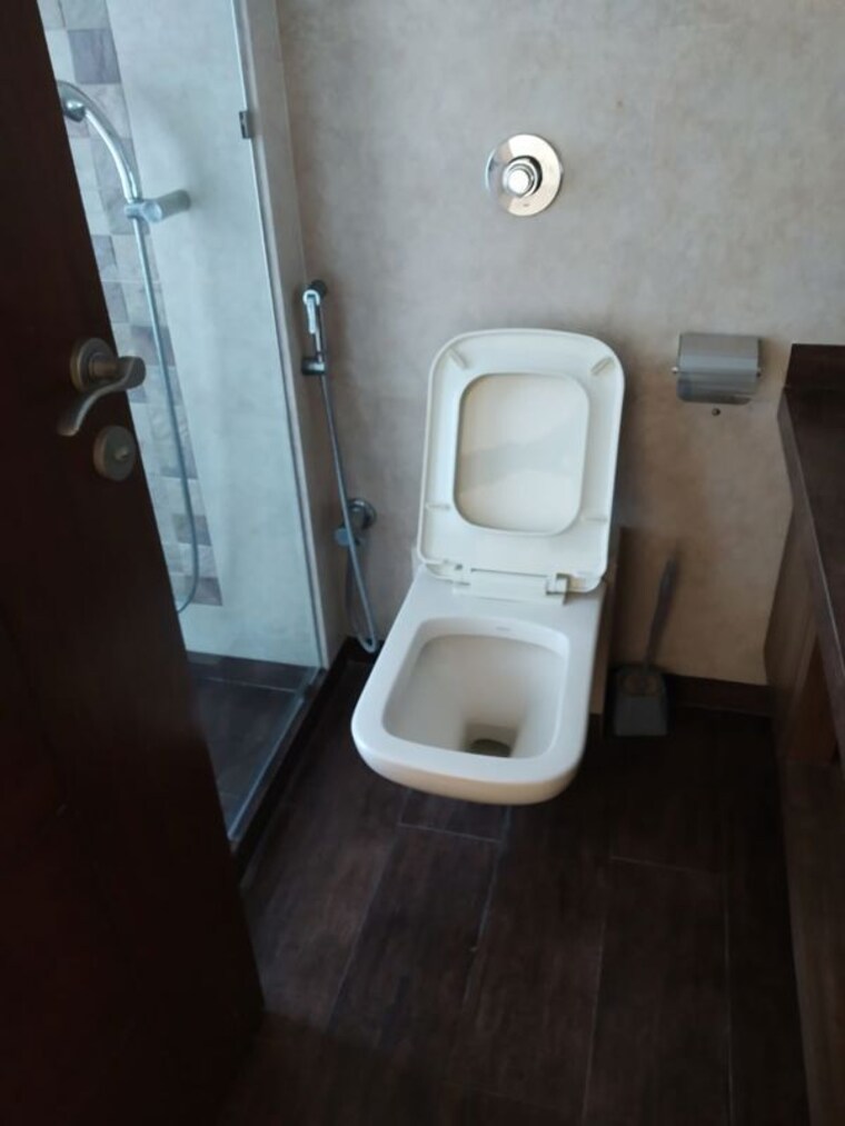 Bathroom, mangal-darshan-apartment 2 Bedroom 1300 Sq.Ft. Apartment In Bandra West Mumbai 10587069