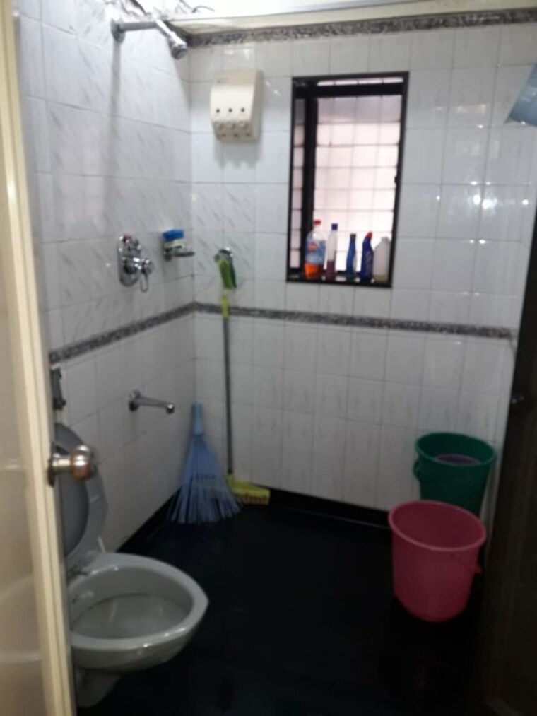 Bathroom, mangal-darshan-apartment 2 Bedroom 1300 Sq.Ft. Apartment In Bandra West Mumbai 10587069