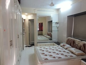 Bedroom in 2 BHK Apartment at Mangal Darshan Apartment, Bandra West – for Rent
