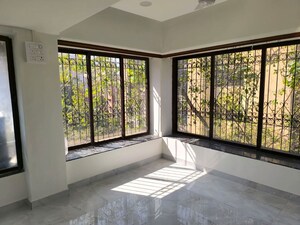 Bedroom in 2 BHK Apartment at Mangal Darshan Apartment, Bandra West – for Rent