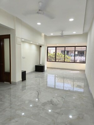 Room in 2 BHK Apartment at Mangal Darshan Apartment, Bandra West – for Rent