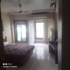 Room in 2 BHK Apartment at Mangal Darshan Apartment, Bandra West – for Rent
