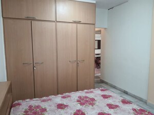 Room in 2 BHK Apartment at Mangal Darshan Apartment, Bandra West – for Rent
