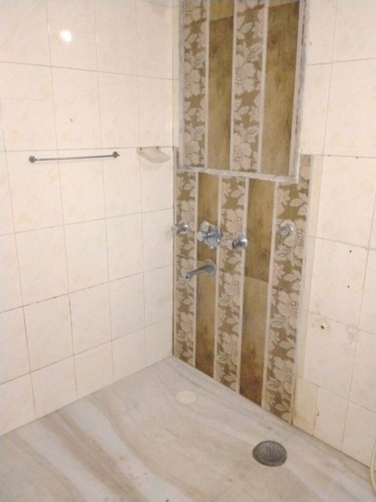 Bathroom, mangal-darshan-apartment 2 Bedroom 1300 Sq.Ft. Apartment In Bandra West Mumbai 10587069