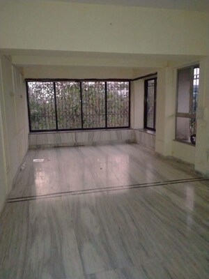 Room in 2 BHK Apartment at Mangal Darshan Apartment, Bandra West – for Rent