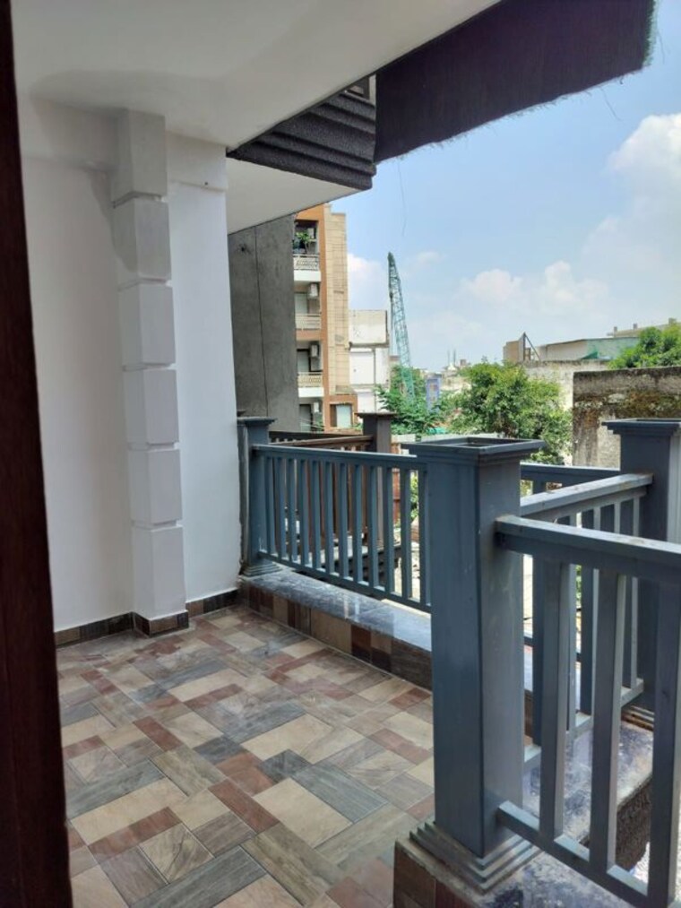 Balcony, paryavaran complex 2 Bedroom 1000 Sq.Ft. Builder Floor In Paryavaran Complex Delhi 10587092