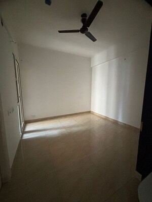 Room in 3 BHK Apartment at Gaur City 2 - 14th Avenue, Sector 16c Greater Noida – for Sale
