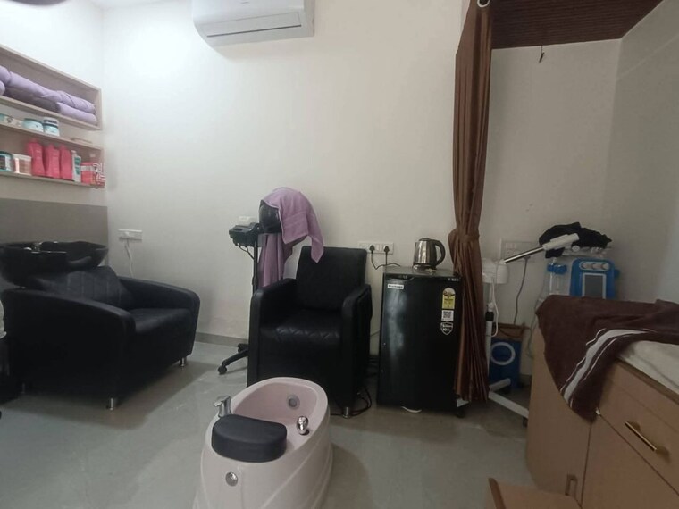 Living Room, vasai west Commercial Shop 300 Sq.Ft. In Vasai West Palghar 10587123