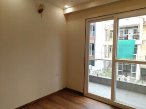 Room in 3.5 BHK Apartment at Paras Irene, Sector 70a – for Sale