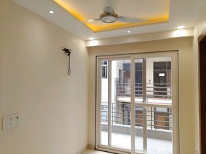 Room in 3.5 BHK Apartment at Paras Irene, Sector 70a – for Sale