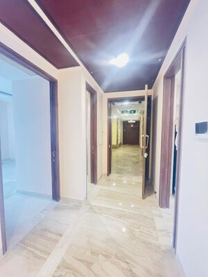 Room in 3.5 BHK Apartment at Ambience Tivertone, Sector 50 – for Rent