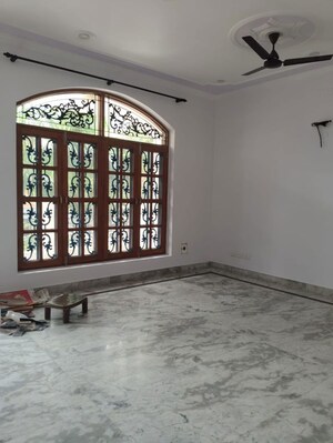 3 BHK Builder Floor For Rent in Sector 51