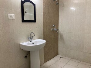 Bathroom in 2 BHK Builder Floor at RWA Apartments Sector 40, Sector 40 – for Rent