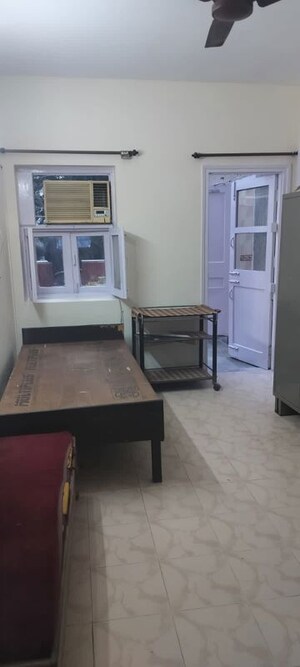 Kitchen in 2 BHK Builder Floor at RWA Apartments Sector 40, Sector 40 – for Rent