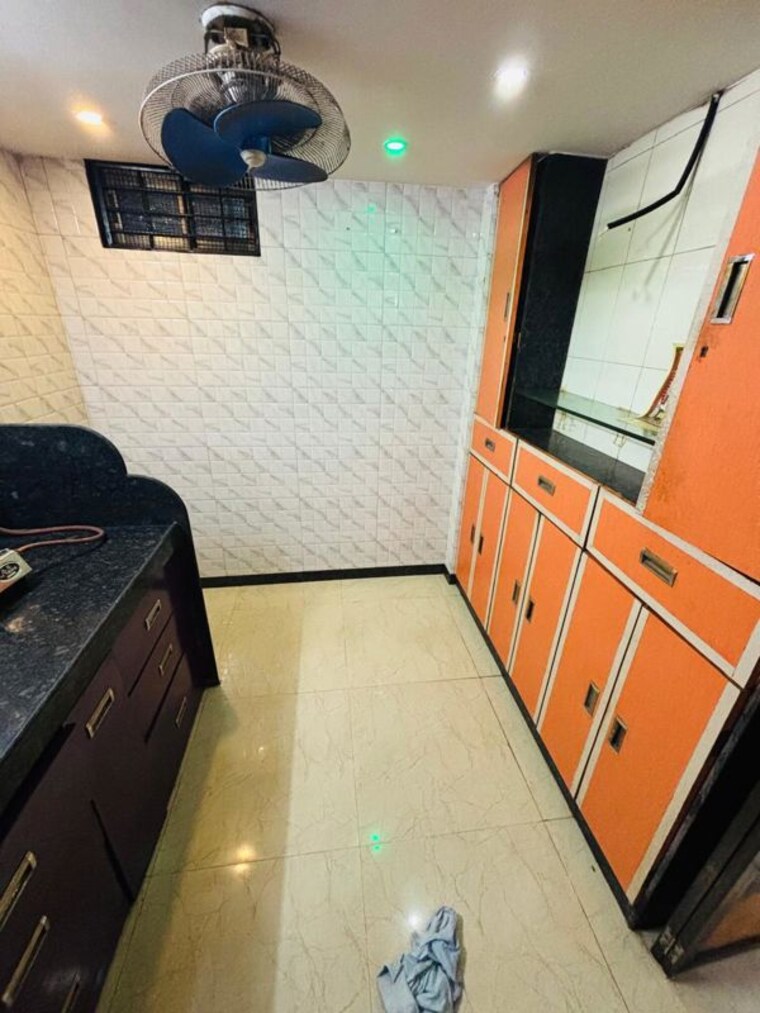 Kitchen, sukh-sagar-society 1 RK 230 Sq.Ft. Apartment In Prabhadevi Mumbai 10587158