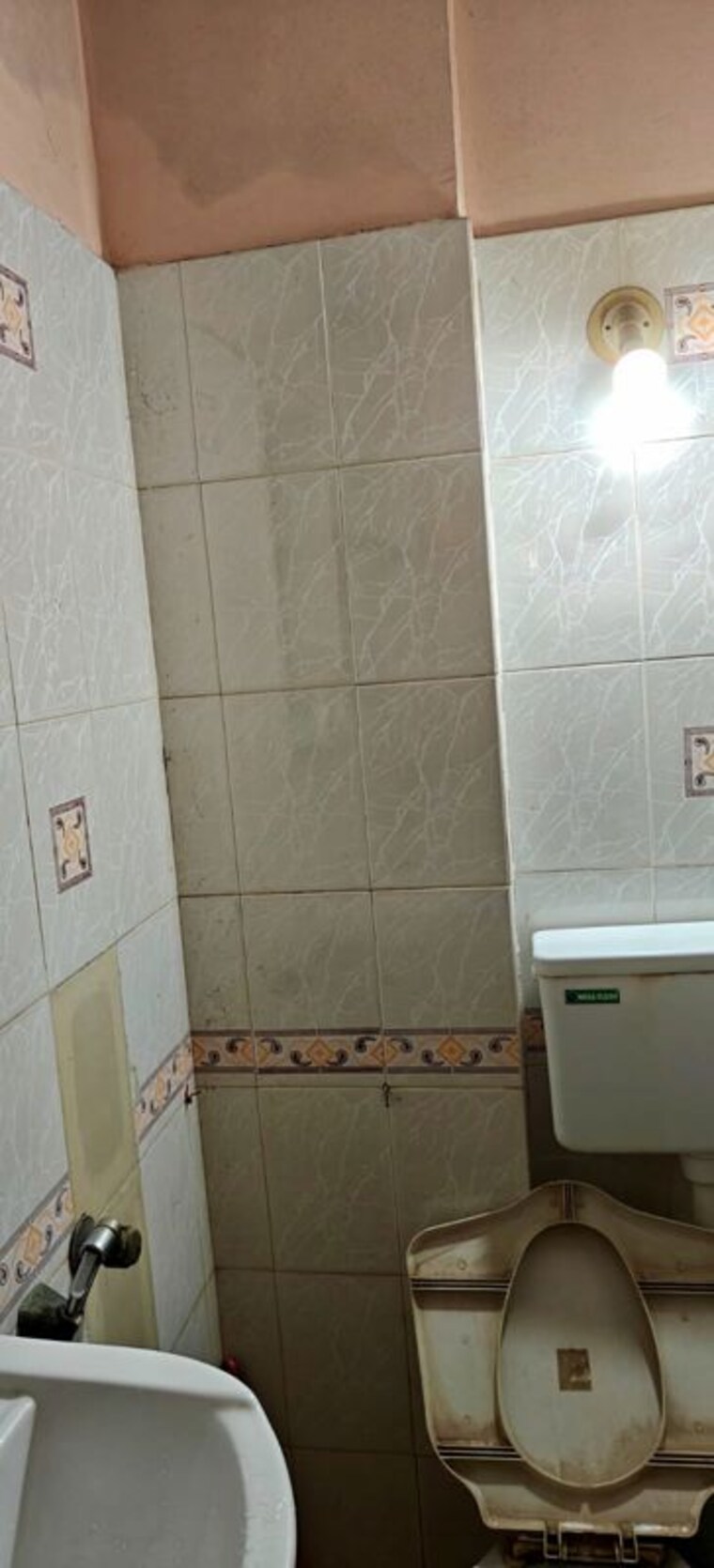 Bathroom, azad-apartment 2 Bedroom 650 Sq.Ft. Apartment In Andheri West Mumbai 10587218