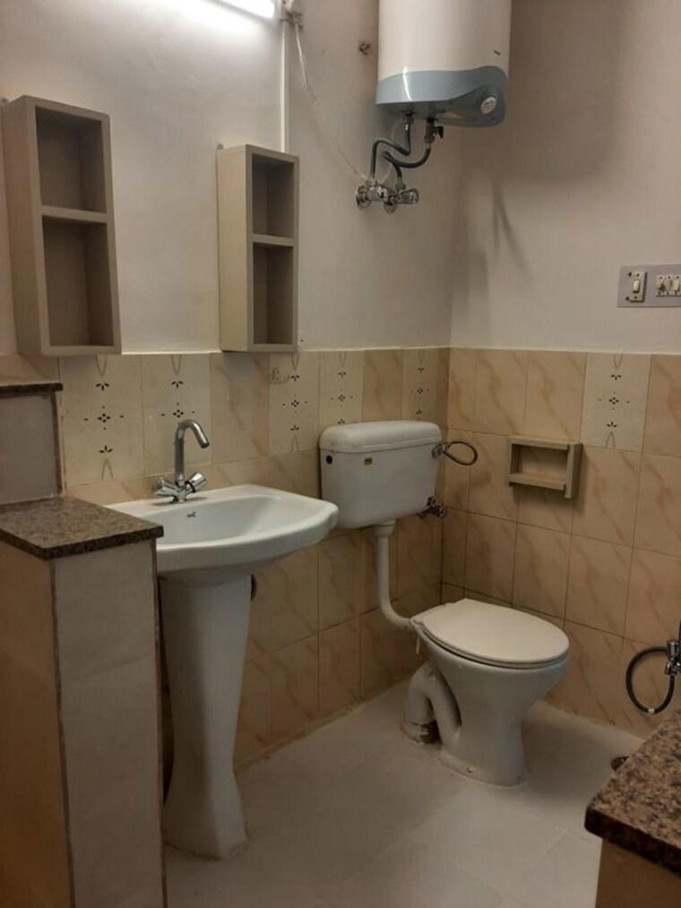 Bathroom, sector 30 1 RK 450 Sq.Ft. Villa In Sector 30 Noida 10587237