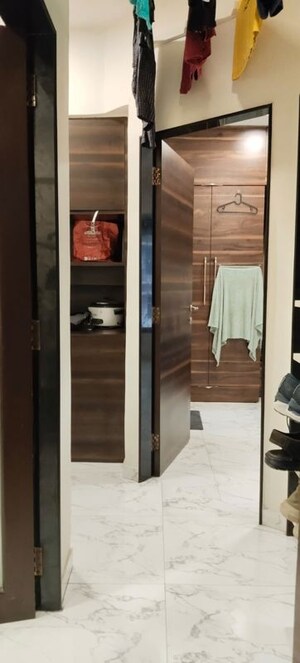 1 BHK Apartment – Entrance View at Prabhadevi - for Rent