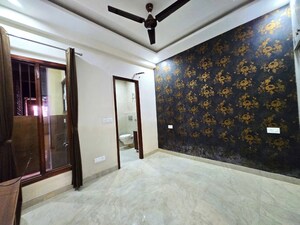 Room in 3 BHK Apartment at Pir Machalla – for Sale