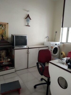 Bedroom in 3 BHK Apartment at Bhusari Colony – for Rent